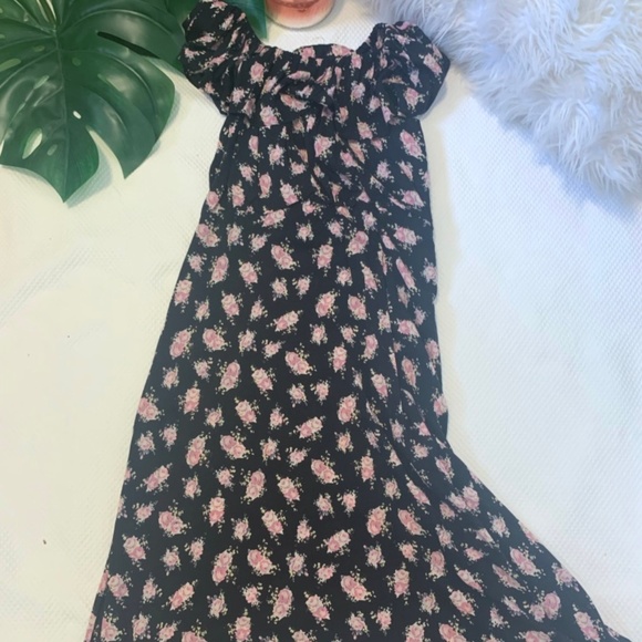 Betsey Johnson Dresses & Skirts - Betsy Johnson Off the Shoulder Floral Dress Betsey Johnson Dresses & Skirts - Betsy Johnson Off the Shoulder Floral Dress